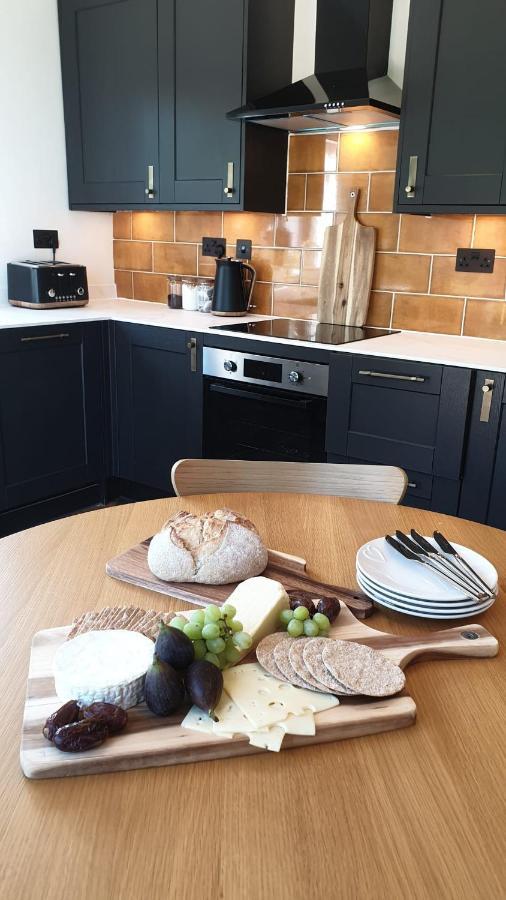 Finest Retreats - Blackbarn Wood Balsham Экстерьер фото
