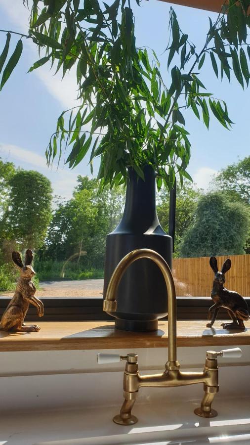 Finest Retreats - Blackbarn Wood Balsham Экстерьер фото